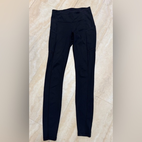 Lululemon Black Full Length Leggings (US 2) - Picture 4 of 5